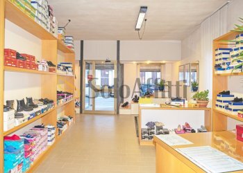 DSC_0096.jpg - Commercial Premises Mariano Comense - photo 1