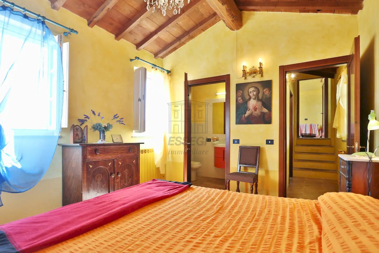 vendesi rustico in pietra con piscina a sfioro luc - Casale Via di Mutigliano, Lucca - foto 2