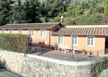 vendesi rustico in pietra con piscina a sfioro luc - Casale Via di Mutigliano, Lucca - foto 1