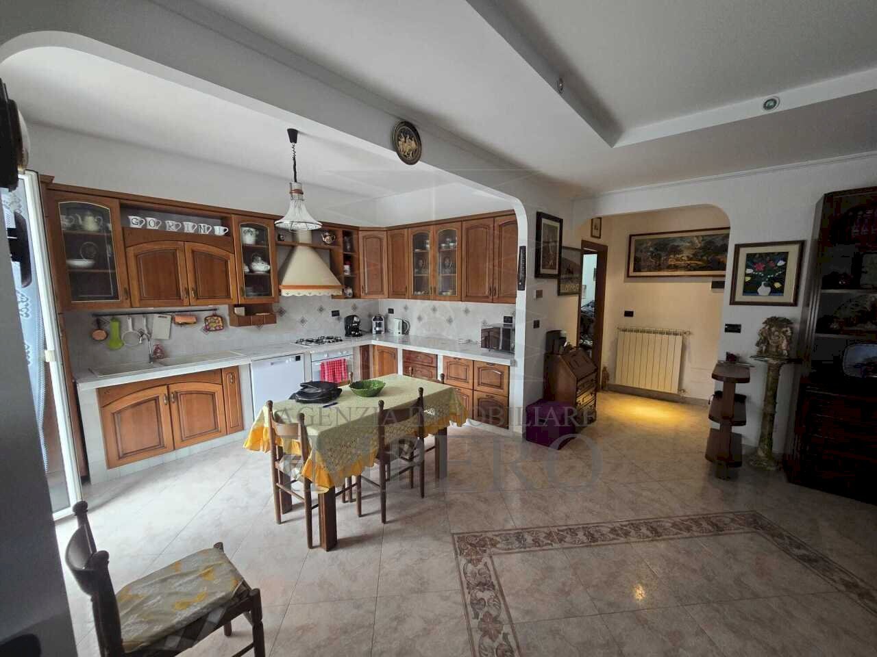 cucina - Appartamento Via Trossarelli 5, Ventimiglia - foto 2
