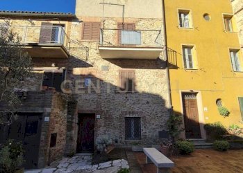 foto facciata 1.jpeg - Townhouse Piazza Solferino 4, Civitella Paganico - photo 27