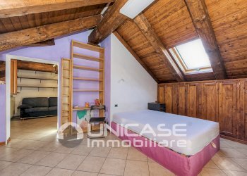 Camera da letto - Bilocale via Pralafera, 26, frazione Luserna, Luserna San Giovanni - foto 5