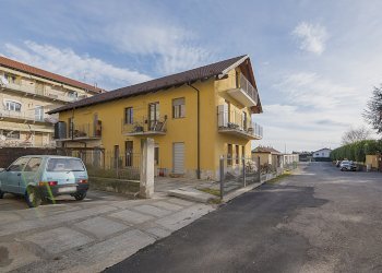 Facciata - Bilocale via Pralafera, 26, frazione Luserna, Luserna San Giovanni - foto 16