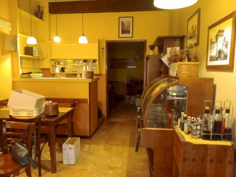Shop Via Broccaindosso, Bologna (neighborhood Centro Storico) - photo 3