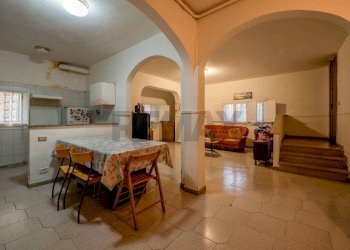 Bilocale Viale Gaetano Moreali, 191 
 Centro storico, Modena (zona Centro Storico) - foto 1