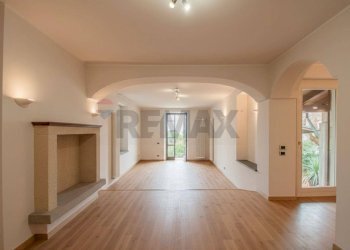 Villa Via Montecolo, 9 
 Pilzone, Iseo - foto 3