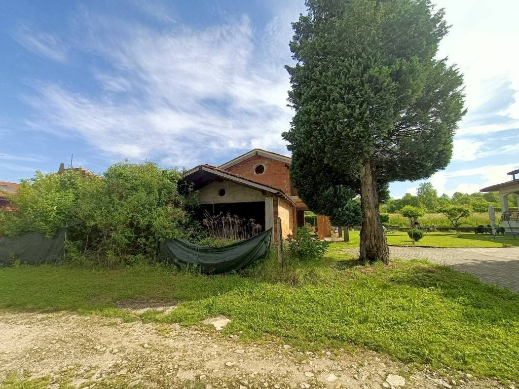 Villa Rogeno - foto 1