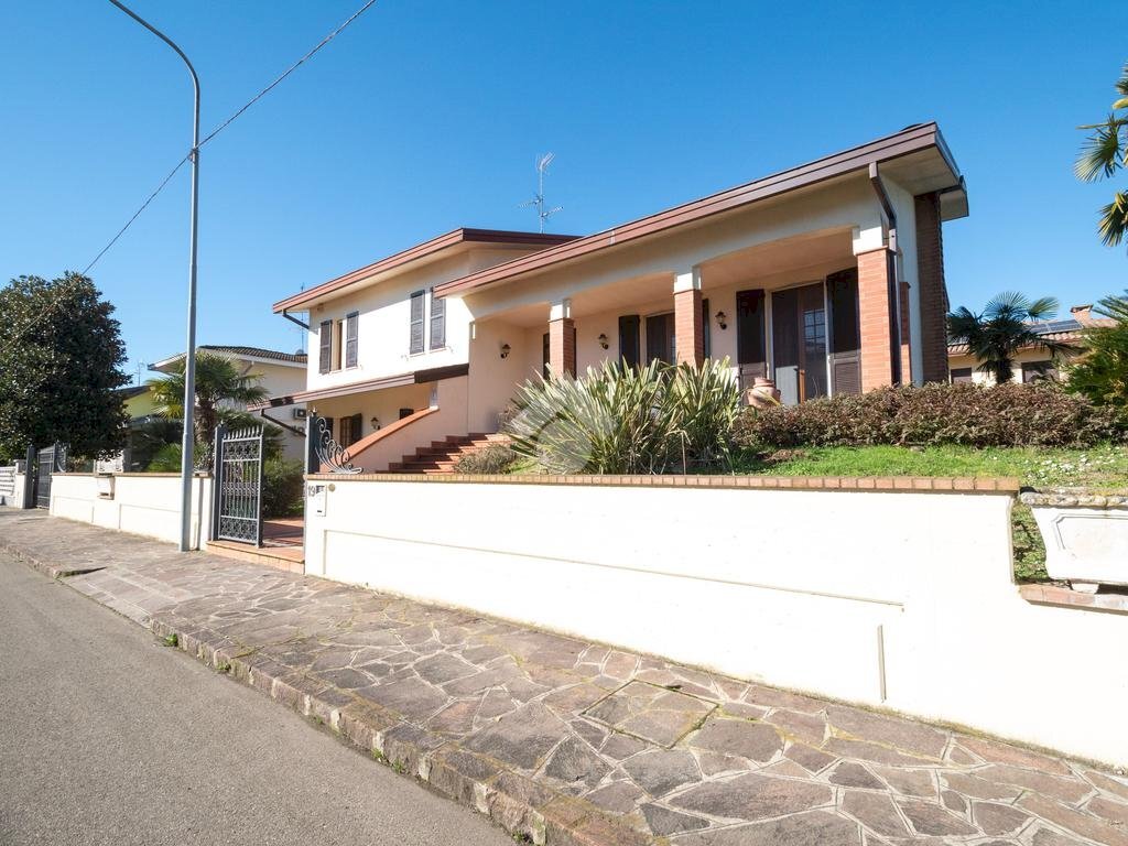 Villa Via Camillo Benso Conte di Cavour, Novi di Modena - foto 3