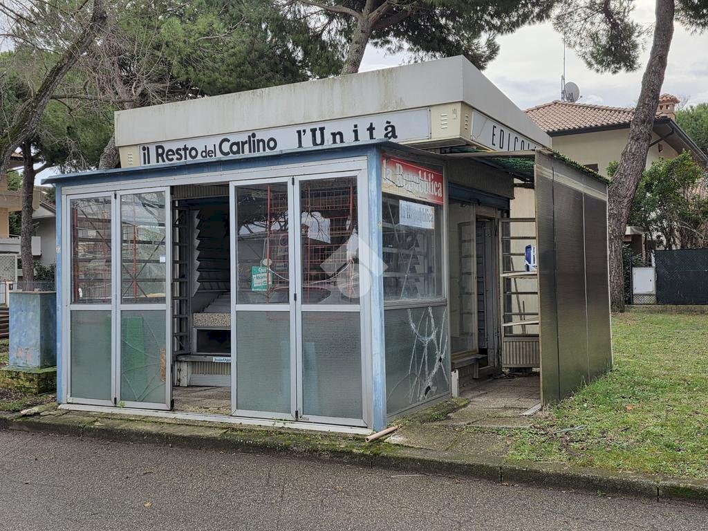 Shop Piazzale Stazione radio, Cervia - photo 1