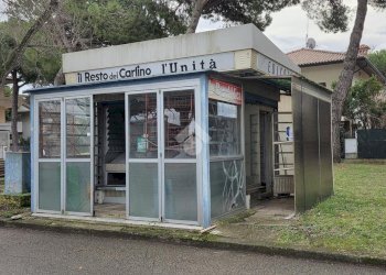 Shop Piazzale Stazione radio, Cervia - photo 1