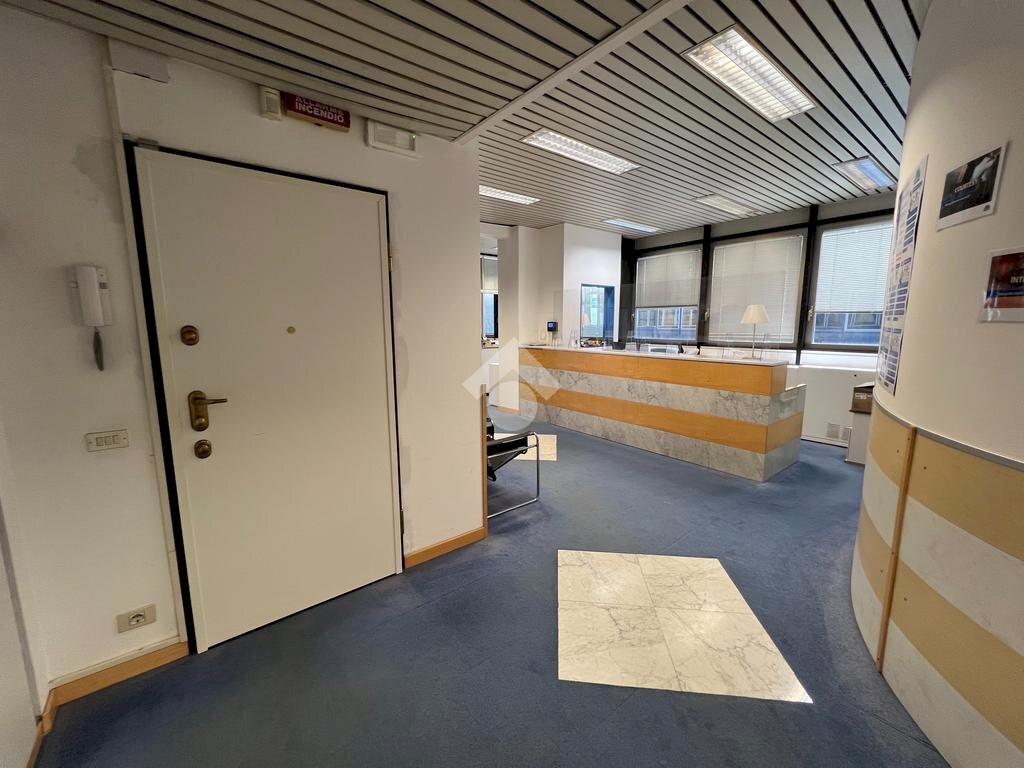 Office Via Antonio Cechov, Milano (neighborhood Gallaratese) - photo 3