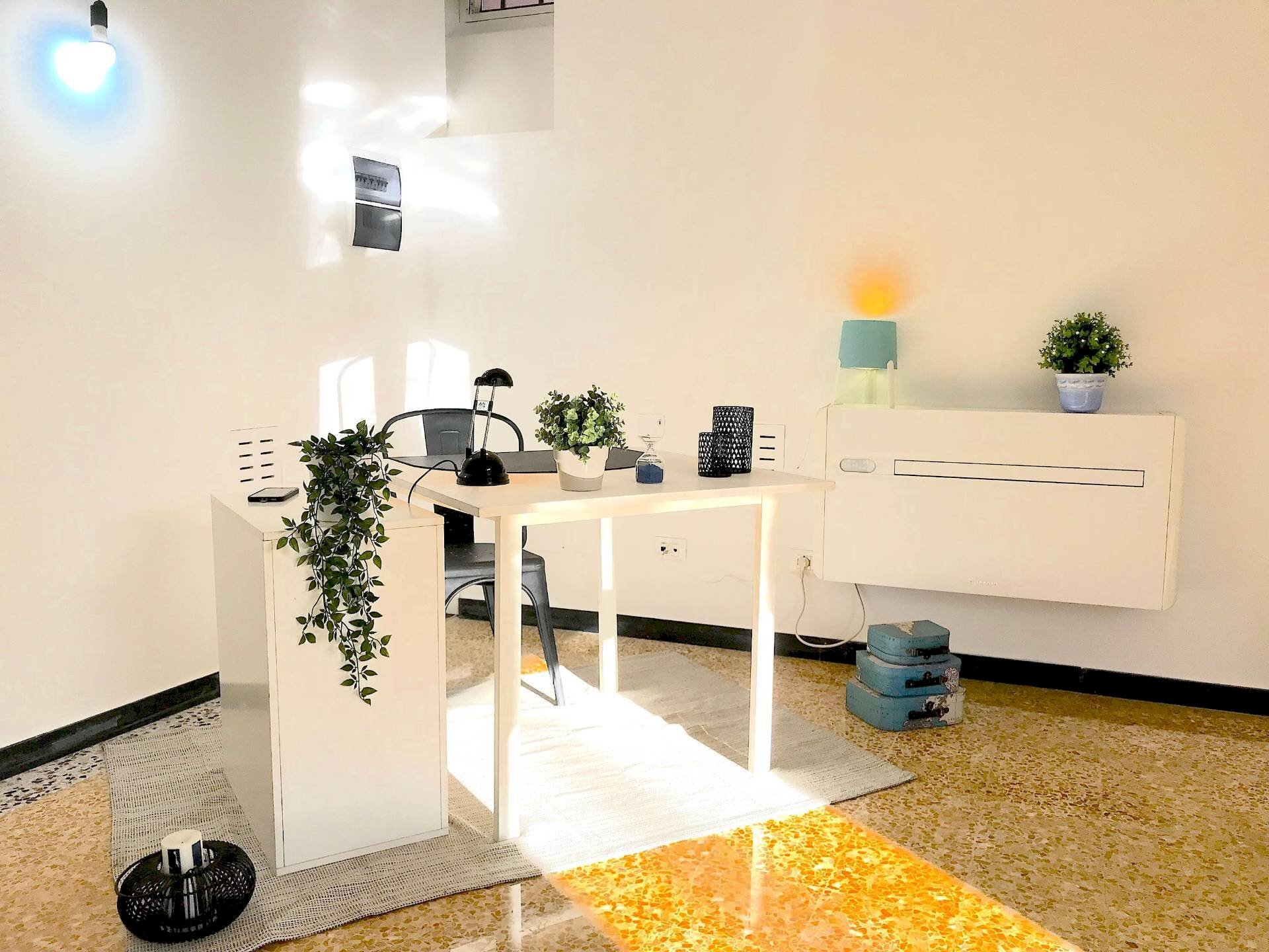 Foto 1 - Locale Commerciale Corso Libero Longhi
 
73, Moneglia - foto 1