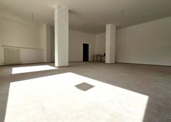 Foto 4 - Locale Commerciale via cona
 
92, Teramo - foto 4