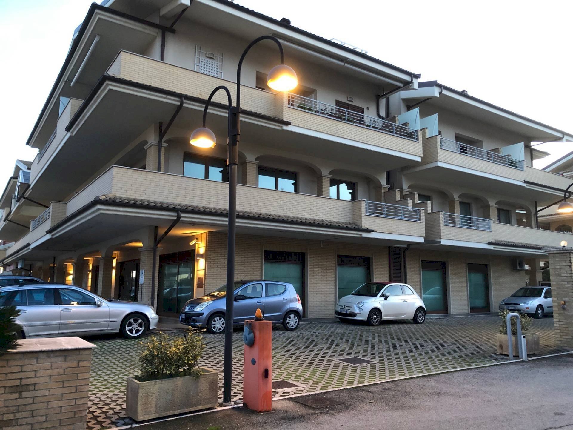 Foto 1 - Locale Commerciale Via Roma
 
282, Silvi - foto 1