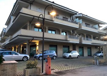 Foto 1 - Locale Commerciale Via Roma
 
282, Silvi - foto 1