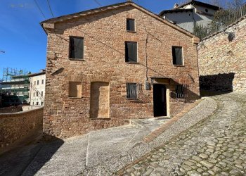 Foto 1 - Casa indipendente Via Castel Leone
 
1, Amandola - foto 1