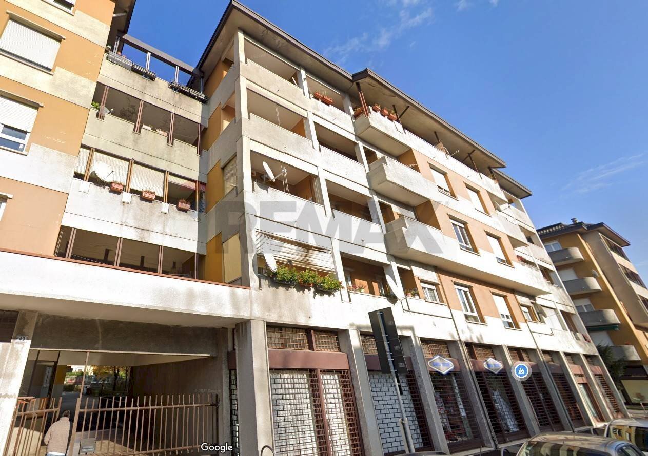 Edificio all\'aperto - Two-room apartment via bainsizza
 
49, Varese - photo 1