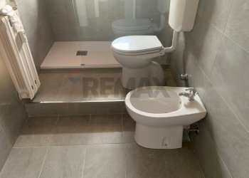 Bagno - Bilocale via bainsizza
 
49, Varese - foto 17