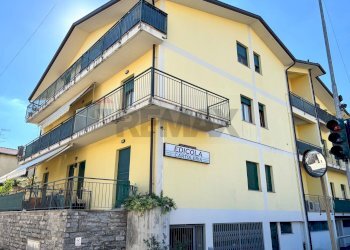 Edificio all\'aperto - Trilocale Via Trentini
 
1, Clivio - foto 20