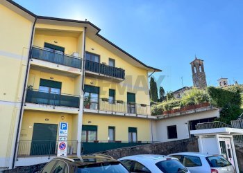 Edificio all\'aperto - Trilocale Via Trentini
 
1, Clivio - foto 21