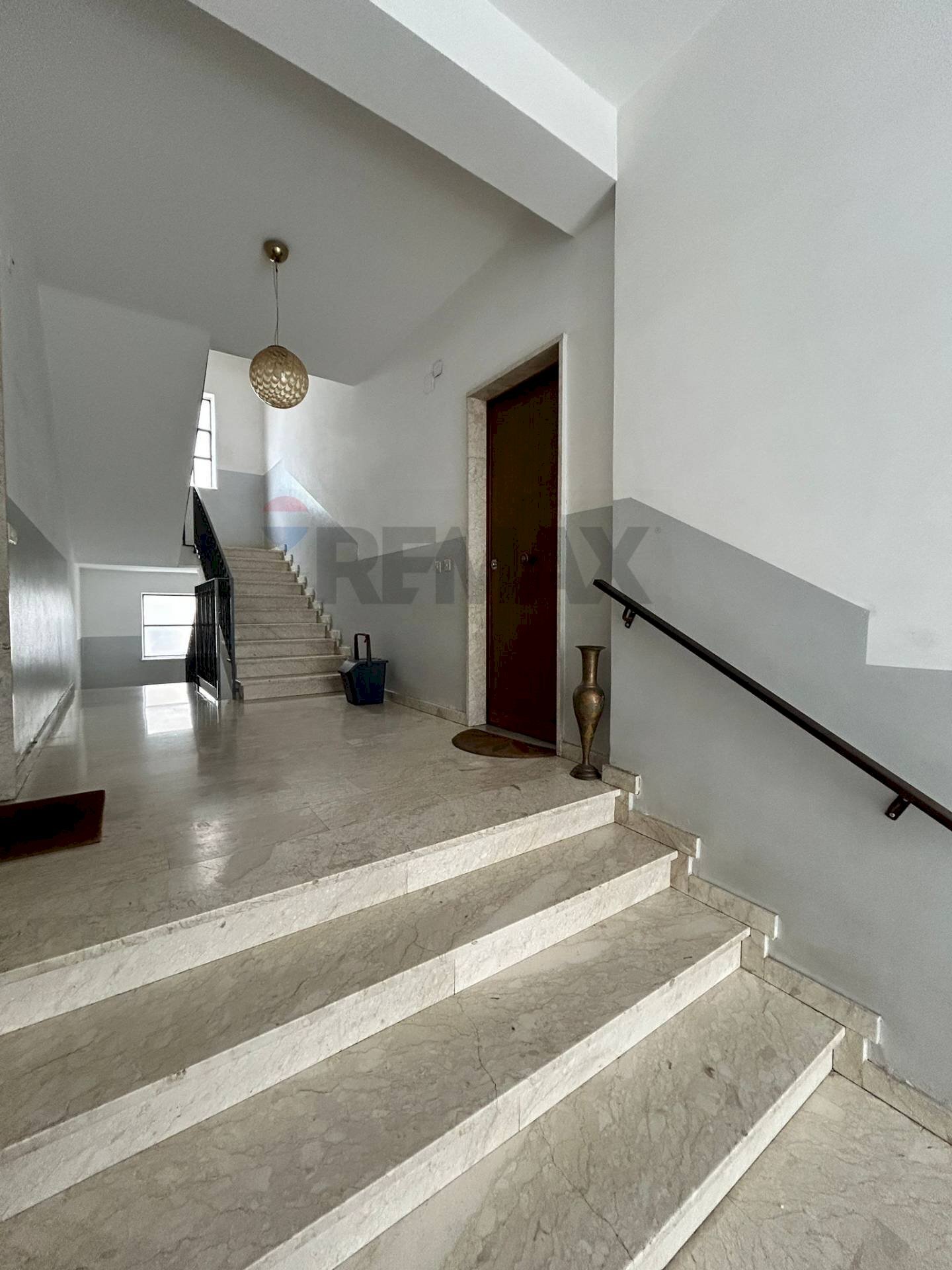 Scale - Trilocale Via Monsignor Bella
 
7, Aci Catena - foto 2