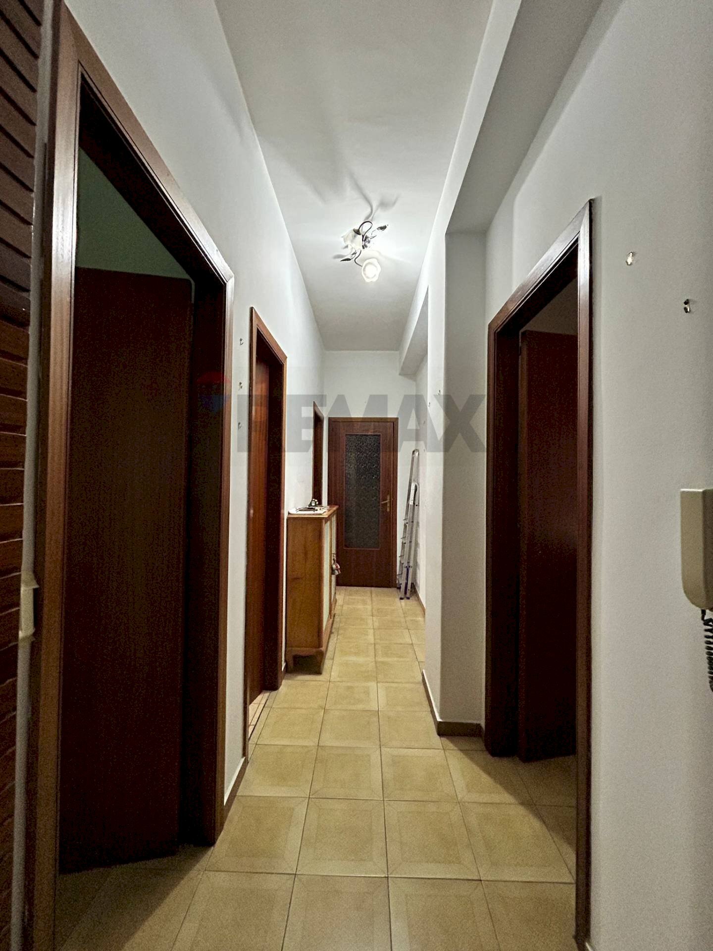 Hall / corridoio - Trilocale Via Monsignor Bella
 
7, Aci Catena - foto 3
