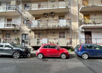 Edificio all\'aperto - Trilocale Via Monsignor Bella
 
7, Aci Catena - foto 1