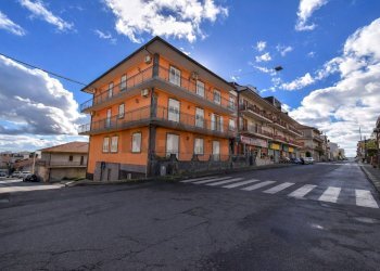 Edificio all\'aperto - Casa indipendente Via 12 Traversa, Belpasso - foto 2