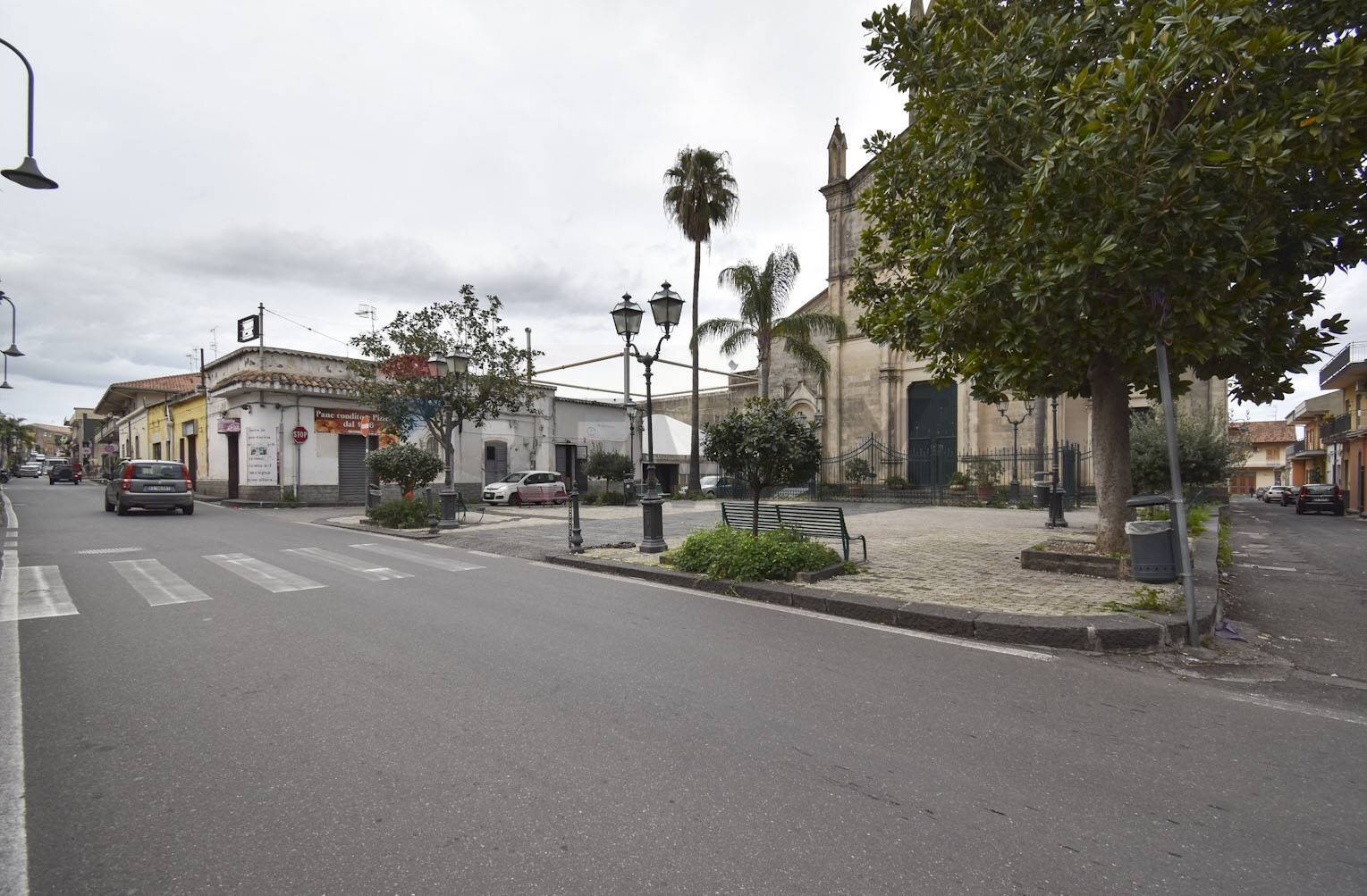 Edificio all\'aperto - Locale Commerciale Provinciale
 
76, Acireale - foto 2