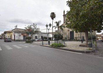 Edificio all\'aperto - Locale Commerciale Provinciale
 
76, Acireale - foto 2