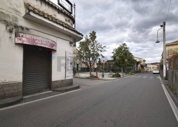 Edificio all\'aperto - Locale Commerciale Provinciale
 
76, Acireale - foto 3