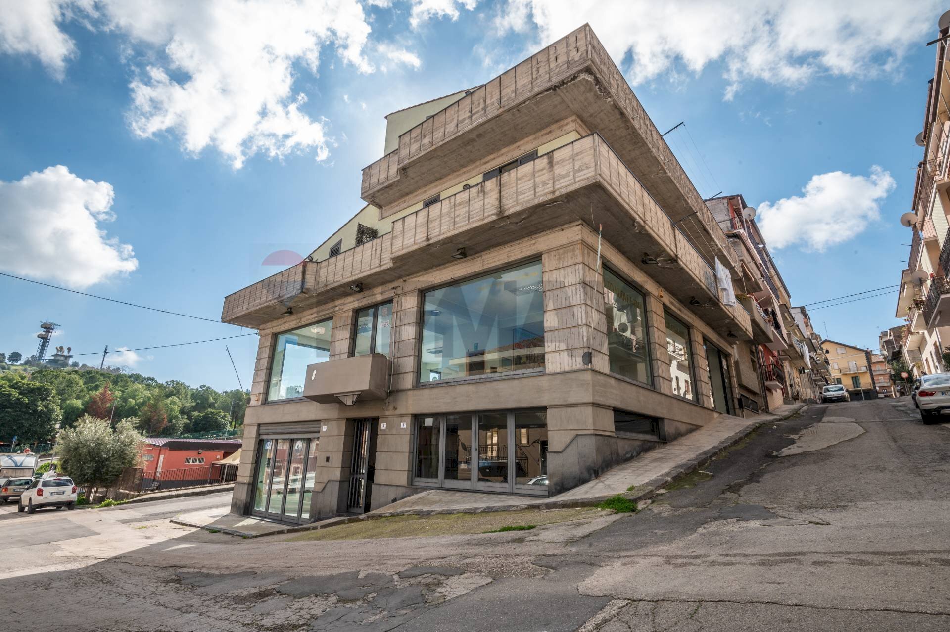 Edificio all\'aperto - Locale Commerciale via ugo foscolo
 
18, Ramacca - foto 3