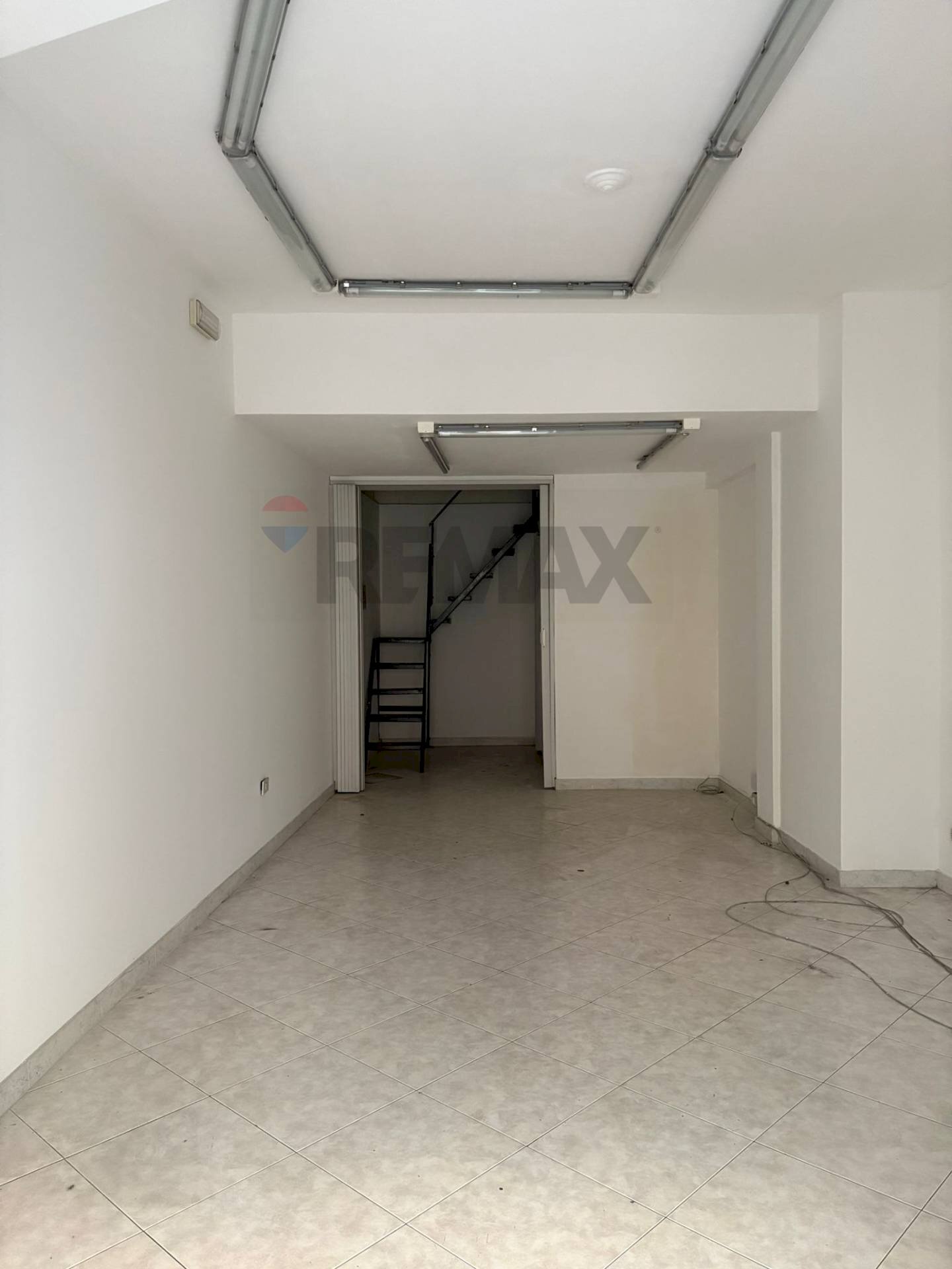 Stanza vuota - Commercial Premises via paolo vasta
 
51, Acireale - photo 1