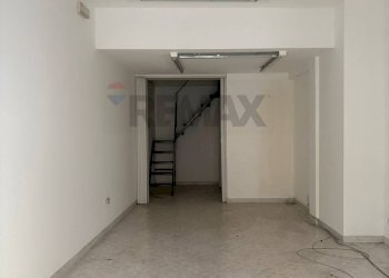 Stanza vuota - Locale Commerciale via paolo vasta
 
51, Acireale - foto 1