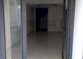 Hall / corridoio - Locale Commerciale via paolo vasta
 
51, Acireale - foto 2