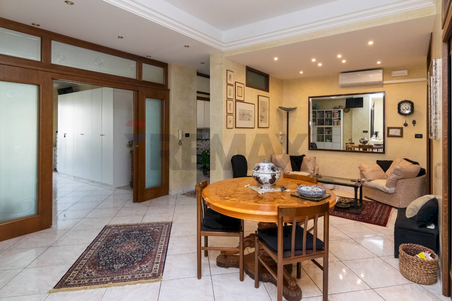 Sala da pranzo - Quadrilocale Corso Italia
 
298, Catania - foto 1