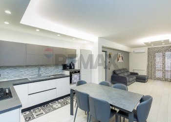 Sala da pranzo - Trilocale Via San Girolamo
 
4, Acireale - foto 5