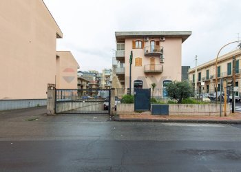 Edificio all\'aperto - Trilocale Via San Girolamo
 
4, Acireale - foto 16