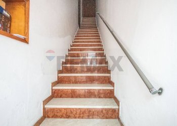 Scale - Trilocale Via Circonvallazione
 
312, Caltagirone - foto 16