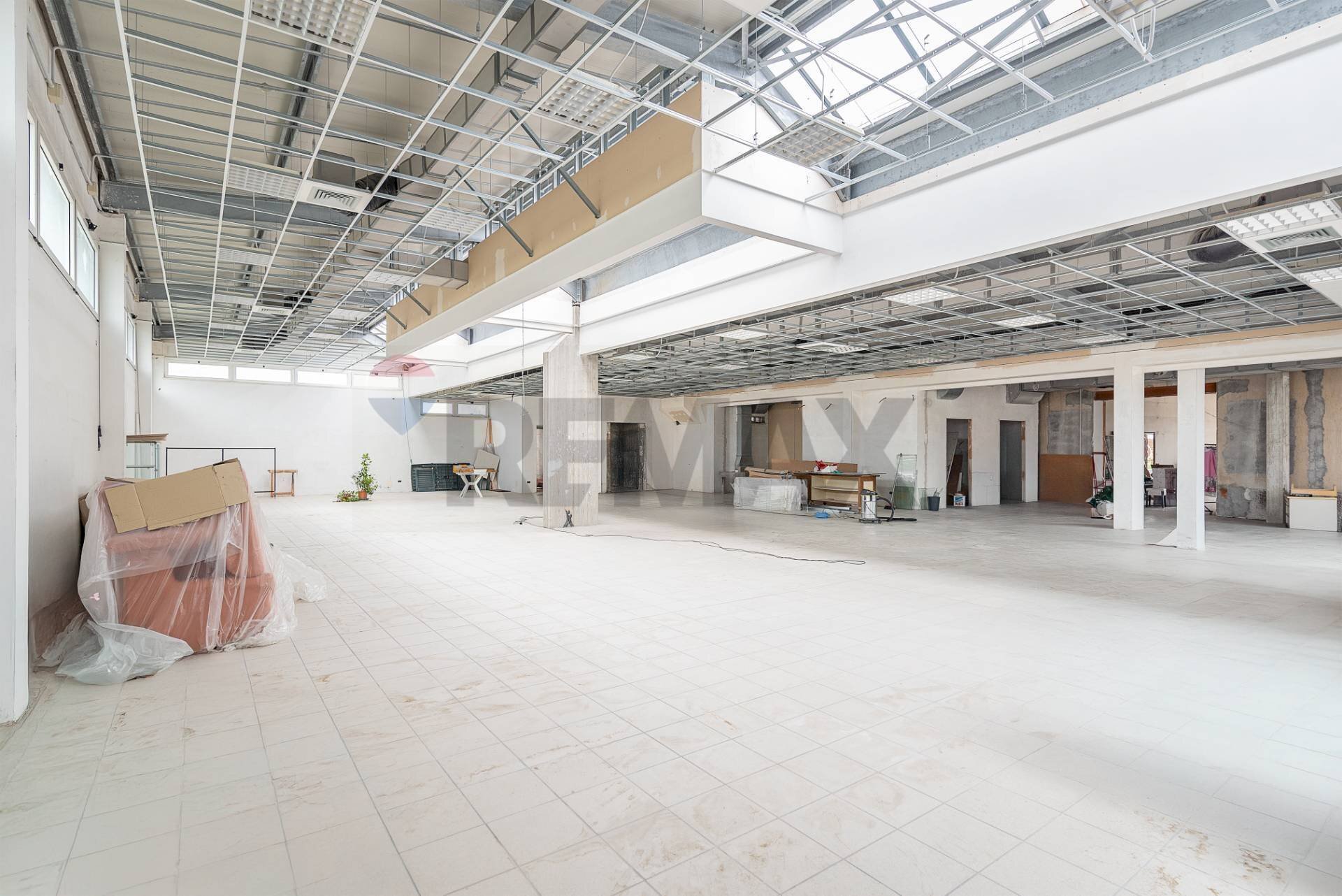 Parcheggio - Locale Commerciale Via Roma
 
276, Rosora - foto 3