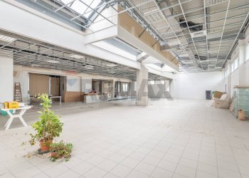 Parcheggio - Locale Commerciale Via Roma
276, Rosora - foto 4