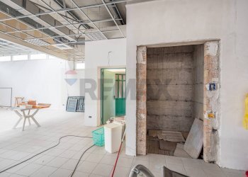 Terrazza - Locale Commerciale Via Roma
276, Rosora - foto 6