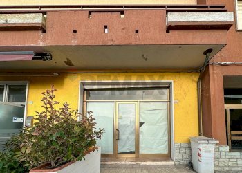 Edificio all\'aperto - Locale Commerciale Via Roma
276, Rosora - foto 15