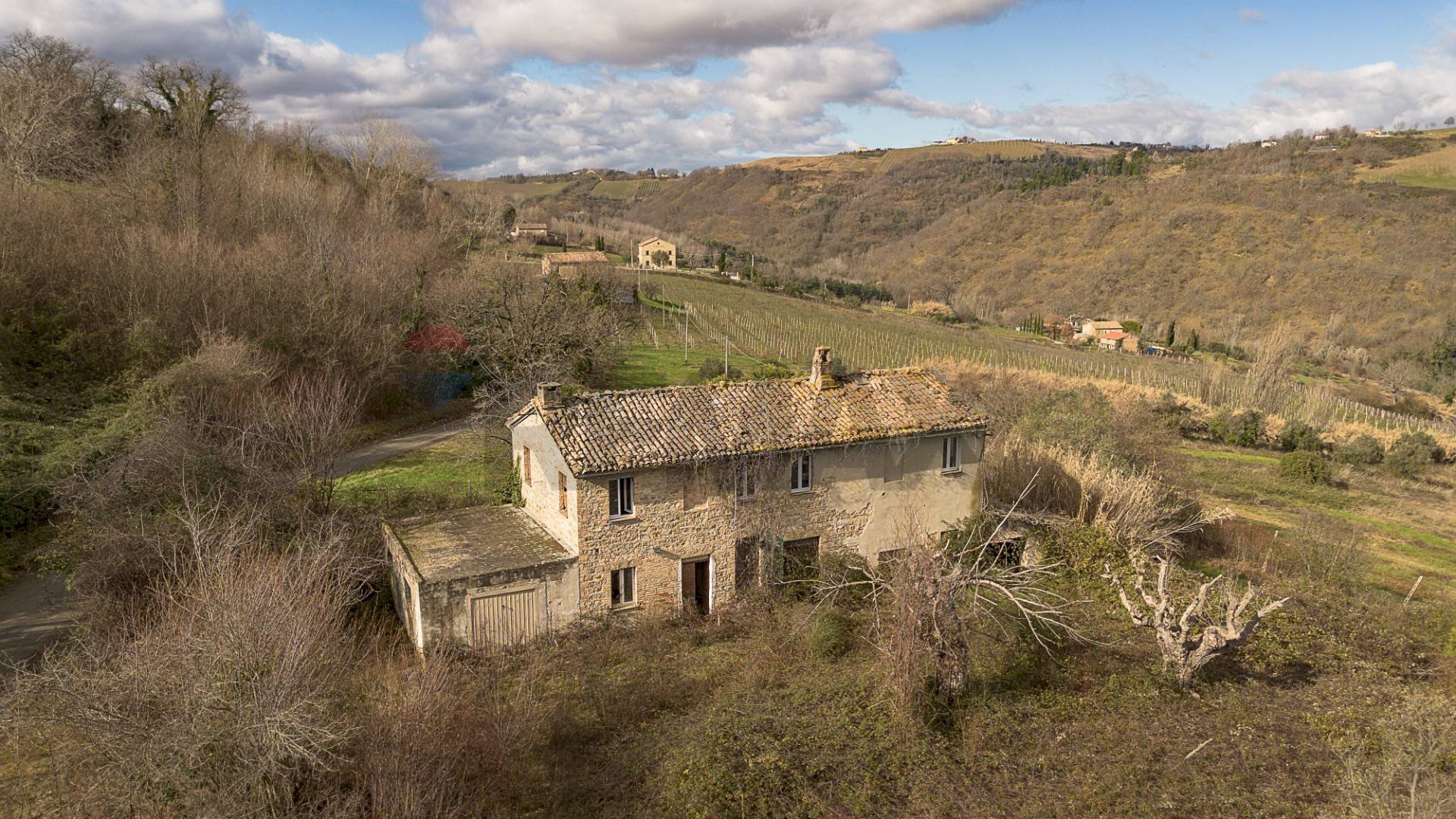 Vista delle montagne - Rustico Contrada Pratelli
 
28, Rosora - foto 1