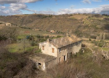 Vista delle montagne - Rustico Contrada Pratelli
 
28, Rosora - foto 3