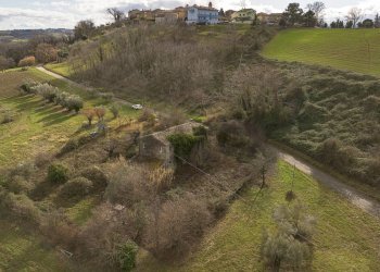 Vista delle montagne - Rustico Contrada Pratelli
 
28, Rosora - foto 6