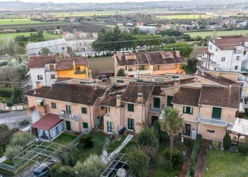 Casa all\'aperto - Villa a Schiera Via dei Mandorli
 
95, Montemarciano - foto 5