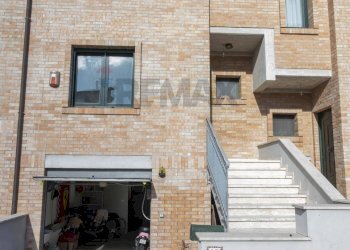 Edificio all\'aperto - Villa a Schiera Via dei Mandorli
 
95, Montemarciano - foto 53