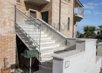 Edificio all\'aperto - Villa a Schiera Via dei Mandorli
 
95, Montemarciano - foto 55