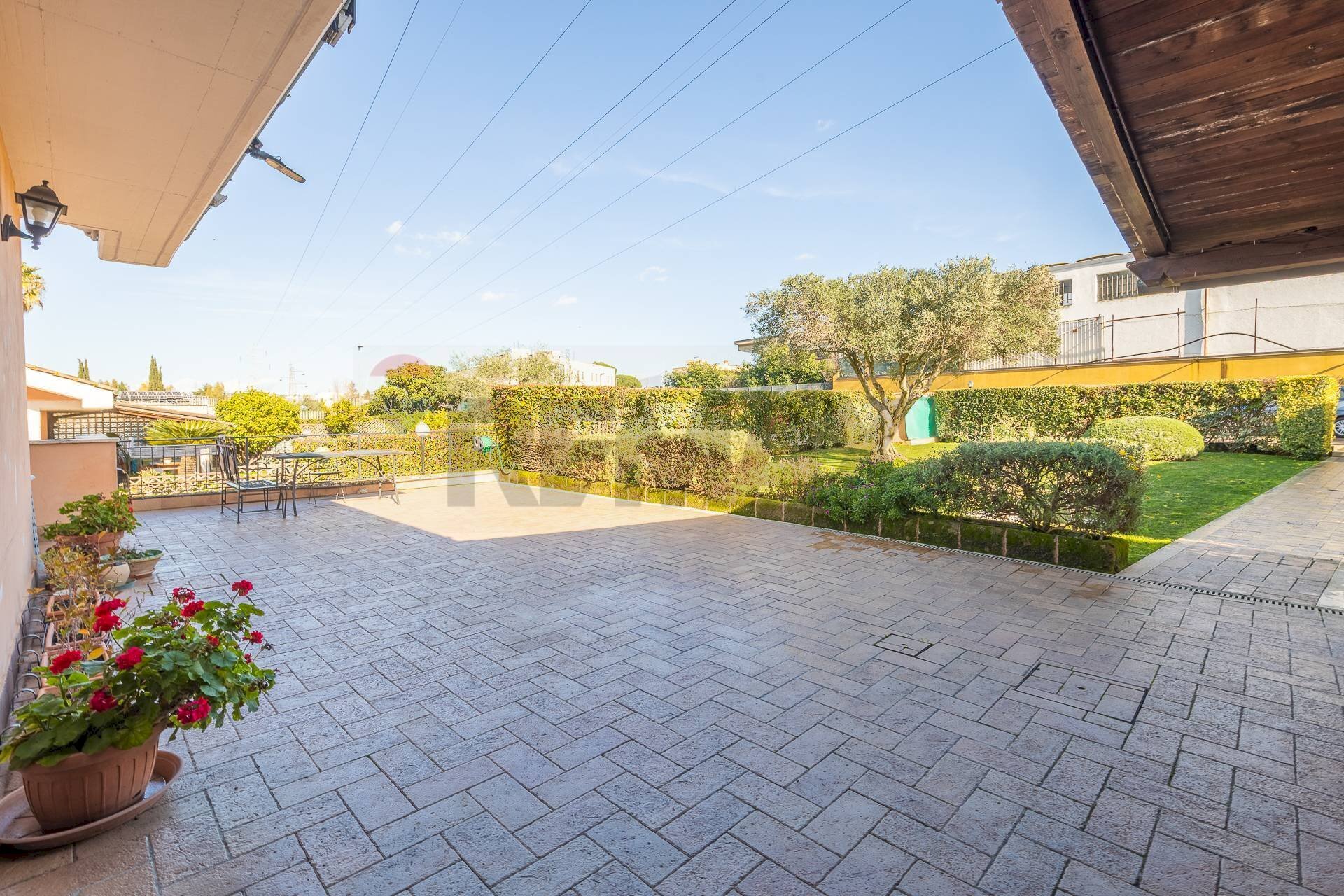 Terrazza - Villa VIA POGGIO FIORITO
 
2, Guidonia Montecelio - foto 1